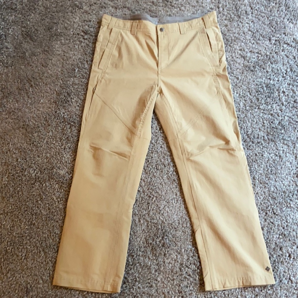 Columbia Omnishade hiking pants.  Size 36 x 30.